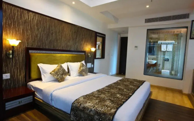 Hotel Tigers Roare'