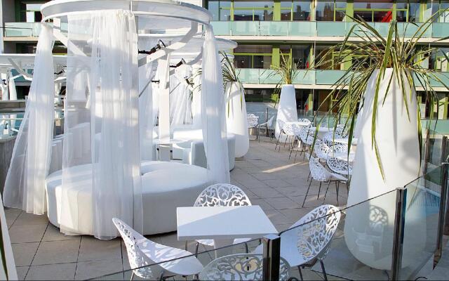 Apolo Suites Rentalmar