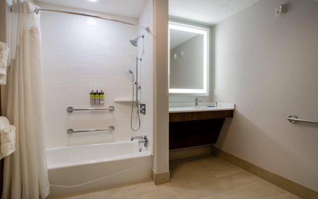 Holiday Inn Express And Suites Deland South by IHG