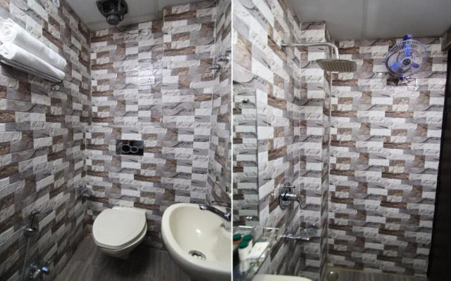 Collection O 15597 Hotel Khalsa Inn