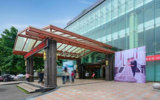 Hoting Holiday Hotel
