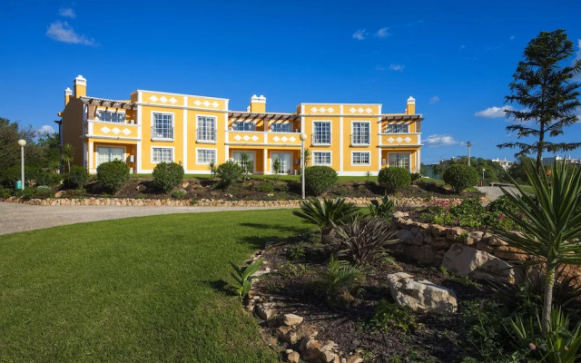 Colina da Lapa Apartments