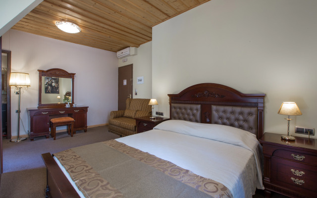 Dias Hotel