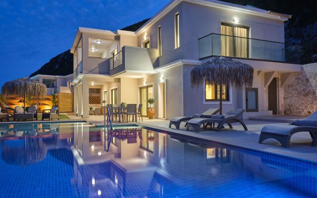 Artemis Villas