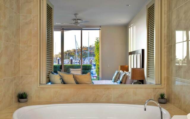 Pavillions 12 With Pool And Golf Buggy