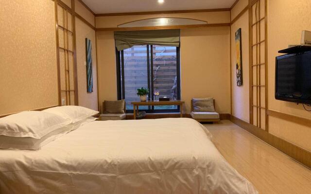 Linjiang International Cruise Hotel (Baoyang Road)