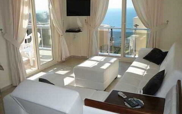 Royal Heights Apartments