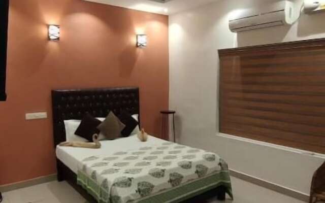 Pura Vida Varkala