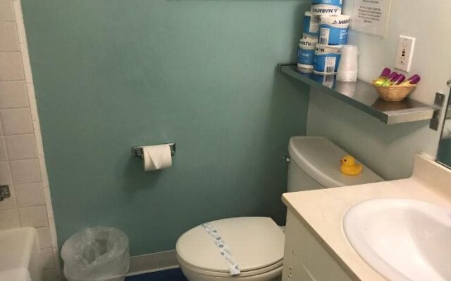 Banana Bungalow West Hollywood Hotel & Hostel