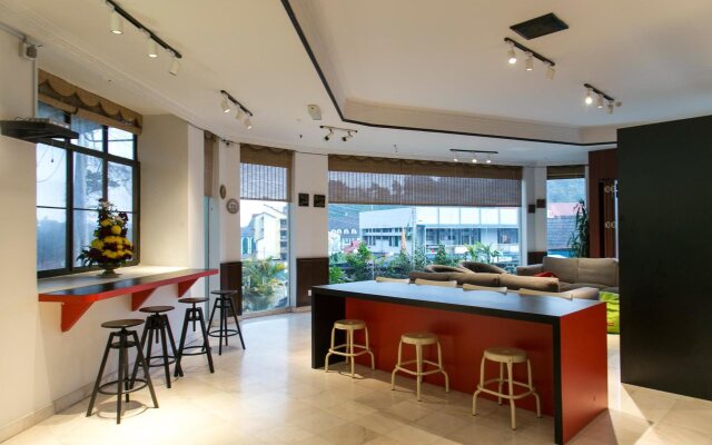Parkland Hotel
