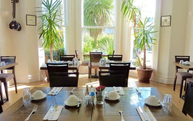 Derrin Guest House