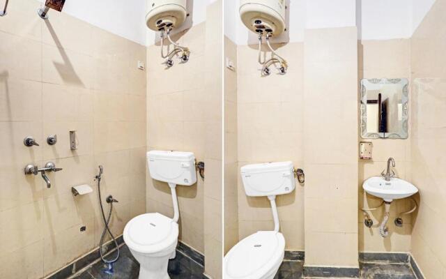 OYO Hotel Prince Near Haiderpur Metro Station