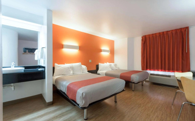 Motel 6 Dallas, TX - Northeast