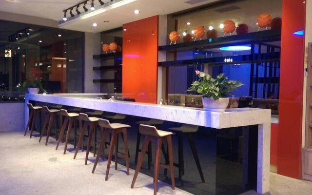 Travel Light Hotel