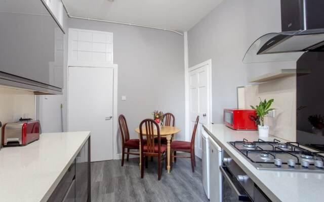 Stunning 2-bed Apartment in Central Edinburgh