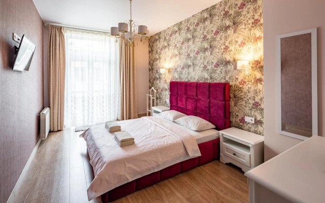 Romari Проспект Свободи 15