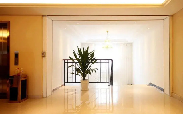 Green Tree Inn Ningbo Train East Station Business Hotel