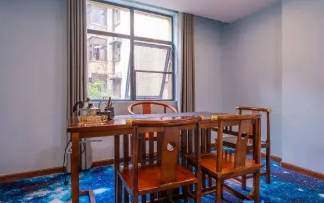 Qixinghui Homestay (Chaoyang Square Zhongshan Road Wanxianghui Branch)