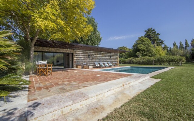 Meet the Artist's Retreat