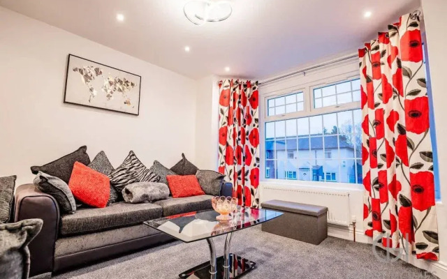 Host Stay Broadland House