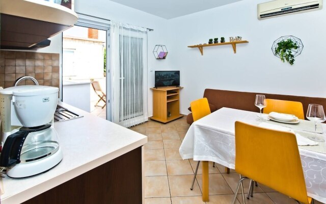 Apartments Nina Hvar town