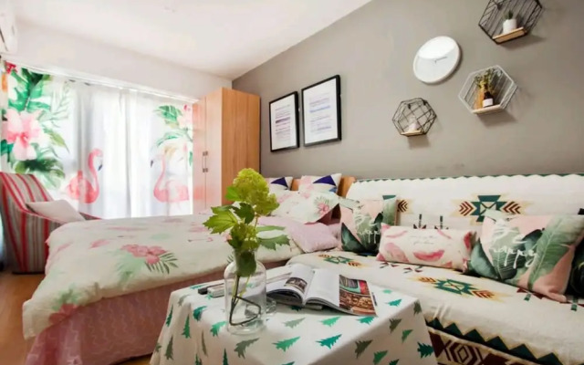 Life Times Cozy Room Downtown