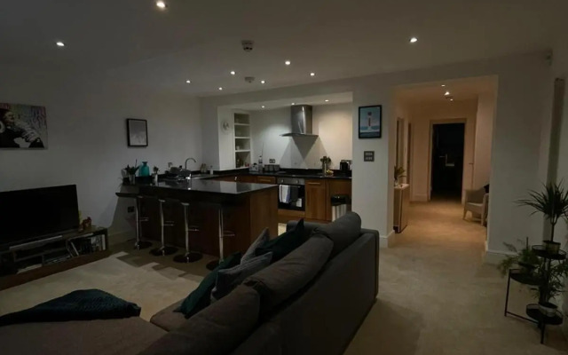 Beach Retreat, Stones Throw Away from Beach