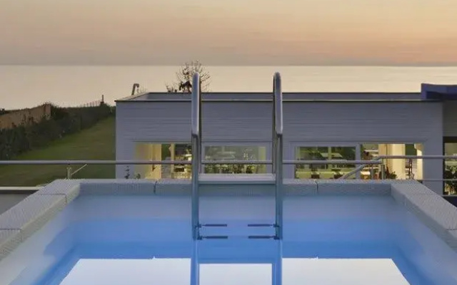 Beach Club 93