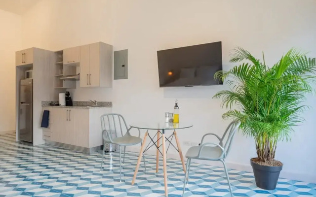 w Stylish Loft in Santa Ana
