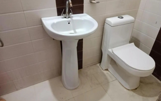 Airport Hotel Parikshit Palace
