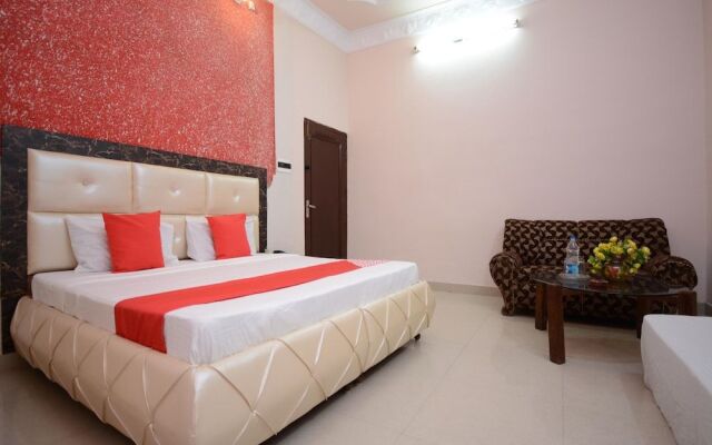 OYO 30358 Hotel Asia Palace