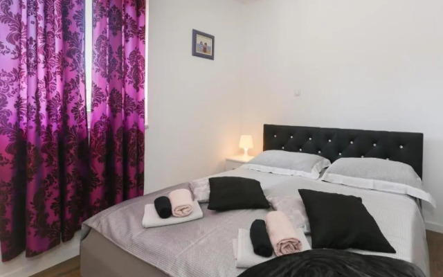 Apartments by the sea Okrug Gornji, Ciovo - 18798