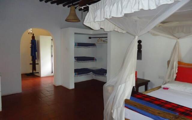 Kusini Beach Cottages