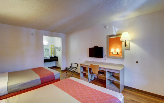 Motel 6 La Mesa, CA - San Diego