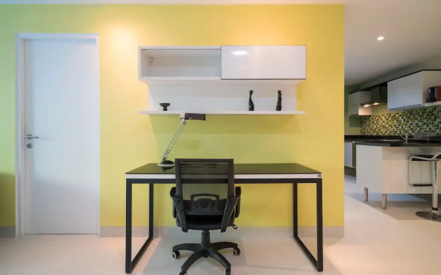 Nakalay Palm by Lofty