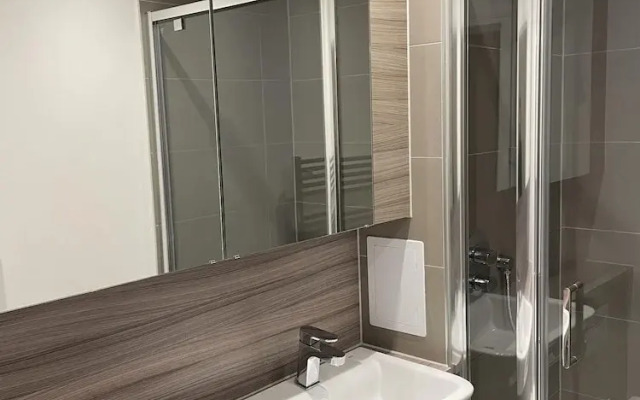 2 Bedroom Luxury Apartment in Barking
