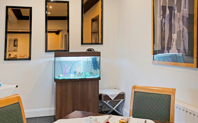 OYO The Baltimore Hotel