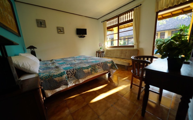 Mangga Bungalow – Guest Rooms – Denpasar