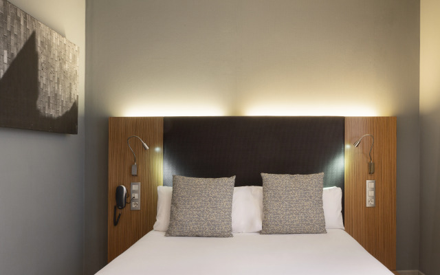 Petit Palace Tres Cruces