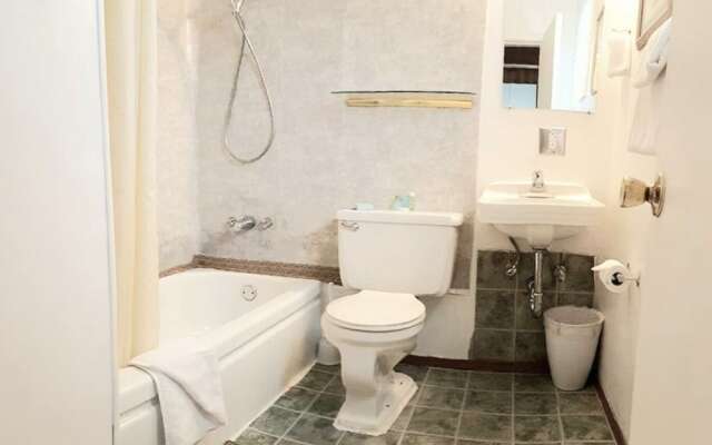 Deerview Lodge & Cabins - Princeton BC