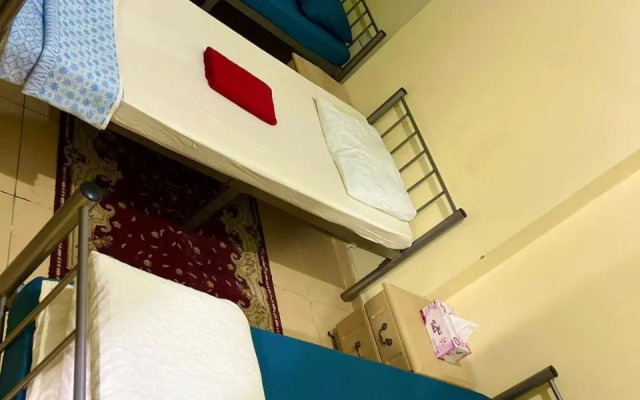 Top House Hostel