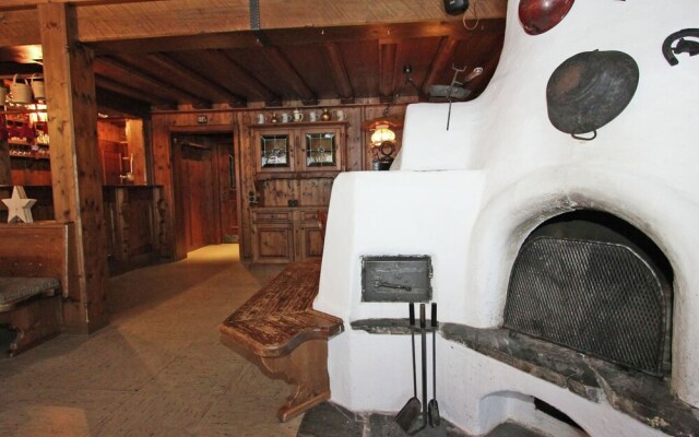 Cozy Chalet in Tyrol Near Ski Area