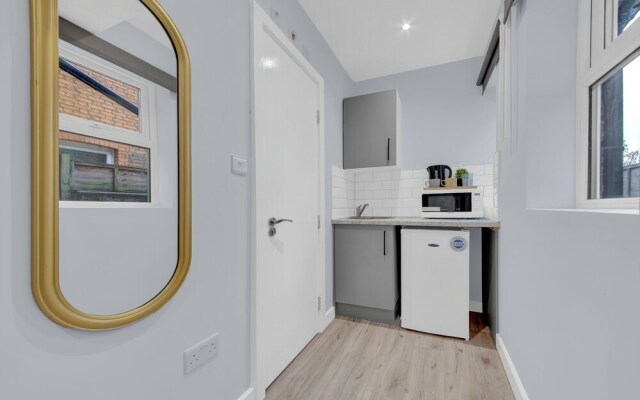 Serviced Ensuite Room In West Drayton London UB7