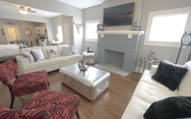 Laurel Pearl-Sleeps 5-1Bd