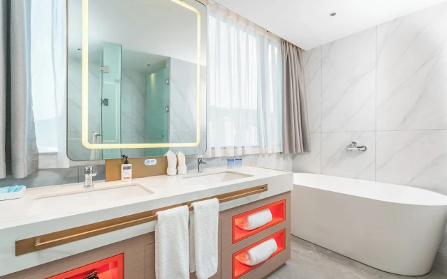 Holiday Inn Express Bazhong Center by IHG