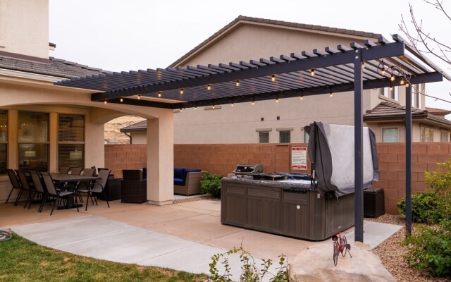 Luxurious Southern Utah Villa by Redawning