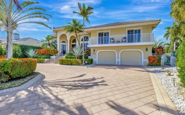 Serenity Villa Water Front