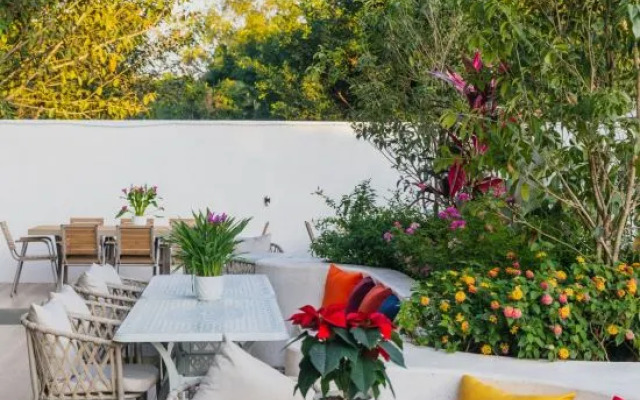 Xishuangbanna Jinghong No.1 Mansion (Splashing Square)