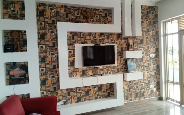Queen Greenstars Apartment