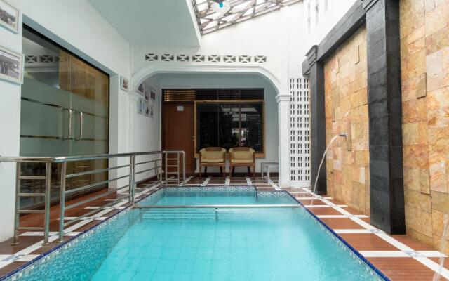 OYO 619 Naufal Guest House Syariah